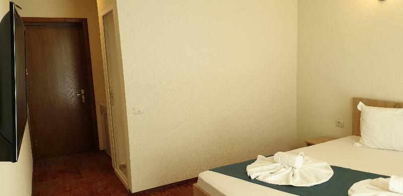Hotel Irina Венус Екстериор снимка